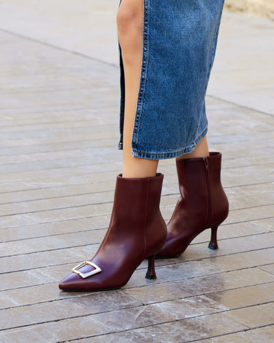 BROWN||NA 3319 BROWN